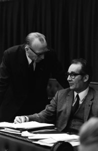Tweede Kamer behandelt brieven van ministerie van Sociale Zaken, Economische Zak, Bestanddeelnr 924-2114