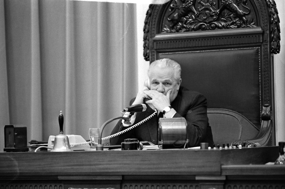 Tweede Kamer behandelt brieven van ministerie van Sociale Zaken, Economische Zak, Bestanddeelnr 924-2110