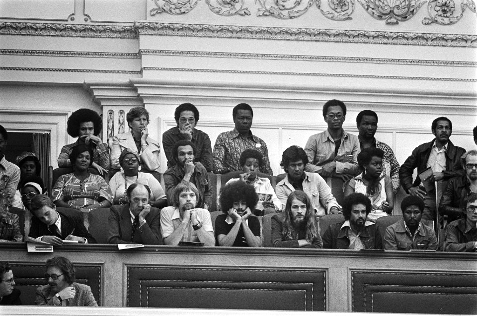 Tweede Kamer migratie en begeleiding Surinamers, grote belangstelling van Suri, Bestanddeelnr 928-7587