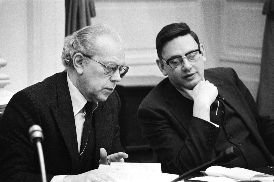 Tweede Kamer moeilijkheden Hoogovens minister Albeda (l) en Van Aardenne in de , Bestanddeelnr 929-5779