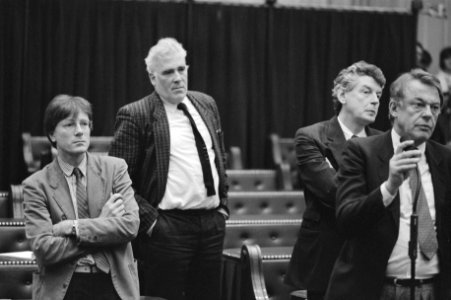 Tweede Kamer debat paspoorten de oppositie v.l.n.r. Kohnstamm, De Visser , Kok , Bestanddeelnr 934-1830
