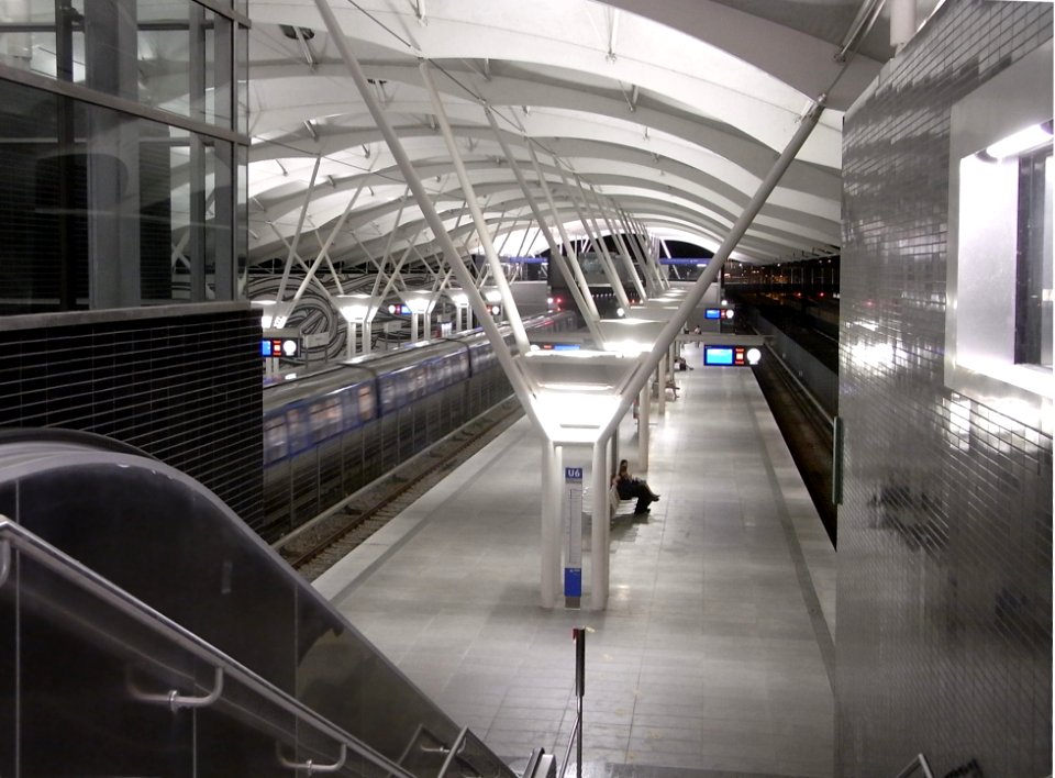 U-Bahnhof Fröttmaning, 10