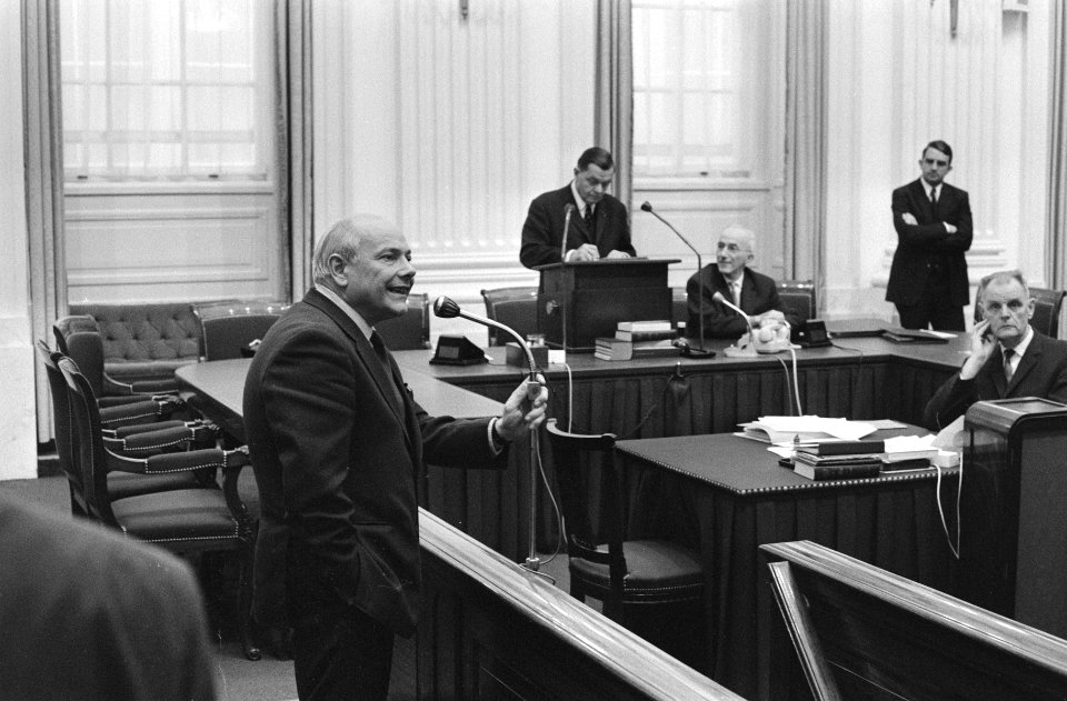Tweede Kamer behandelt gewijzigde wetsvoorstellen over bescherming van de persoo, Bestanddeelnr 923-9586