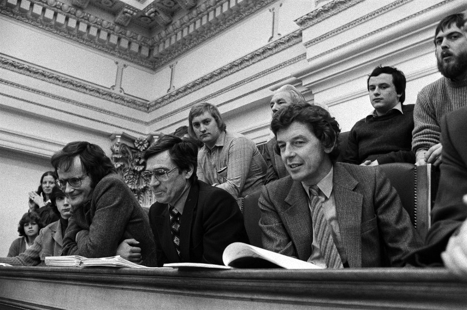 Tweede Kamer loondebat op de publieke tribune de FNV top, vlnr Drabbe, Kok , Bestanddeelnr 930-7357