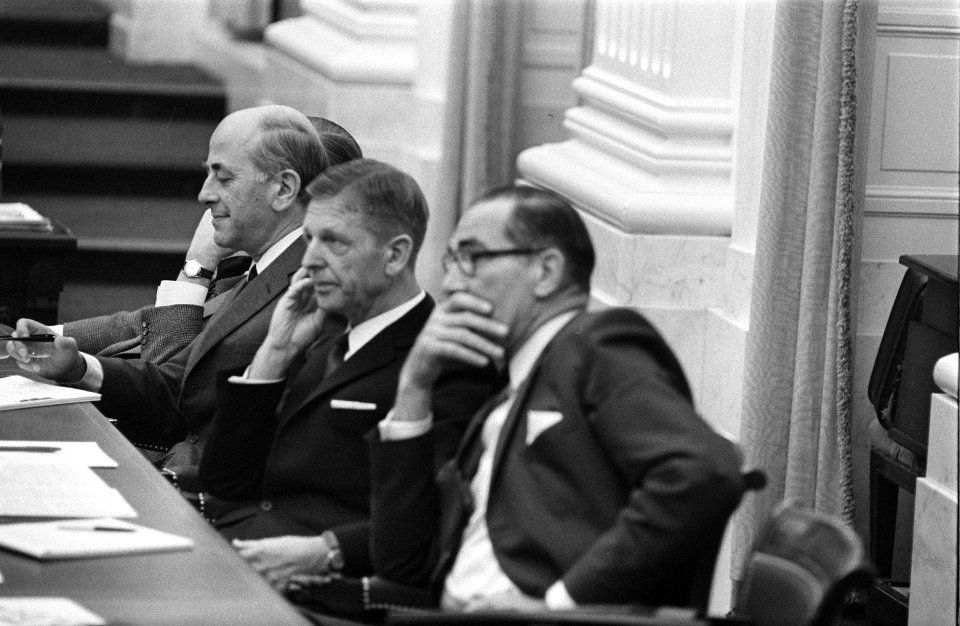 Tweede Kamer defensie begroting. Van Esch , Den Toom , Haex, Bestanddeelnr 922-9201