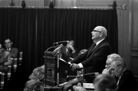 Tweede Kamer debat over loonnota. Nummers 16.17 Publieke tribune, nummer 15 Den , Bestanddeelnr 921-3927