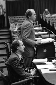 Tweede Kamer debat over Volkhuisvesting, Minister Beelaerts van Blokland , Staat, Bestanddeelnr 931-1716