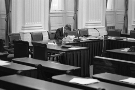 Tweede Kamer debat over voorjaarsoverleg van 2 juni j.l. premier Lubbers in lege, Bestanddeelnr 934-0095