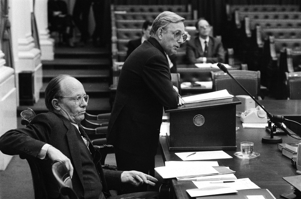 Tweede Kamer interpellatiedebat in verband met dood kraker Hans Kok in politie, Bestanddeelnr 933-4965