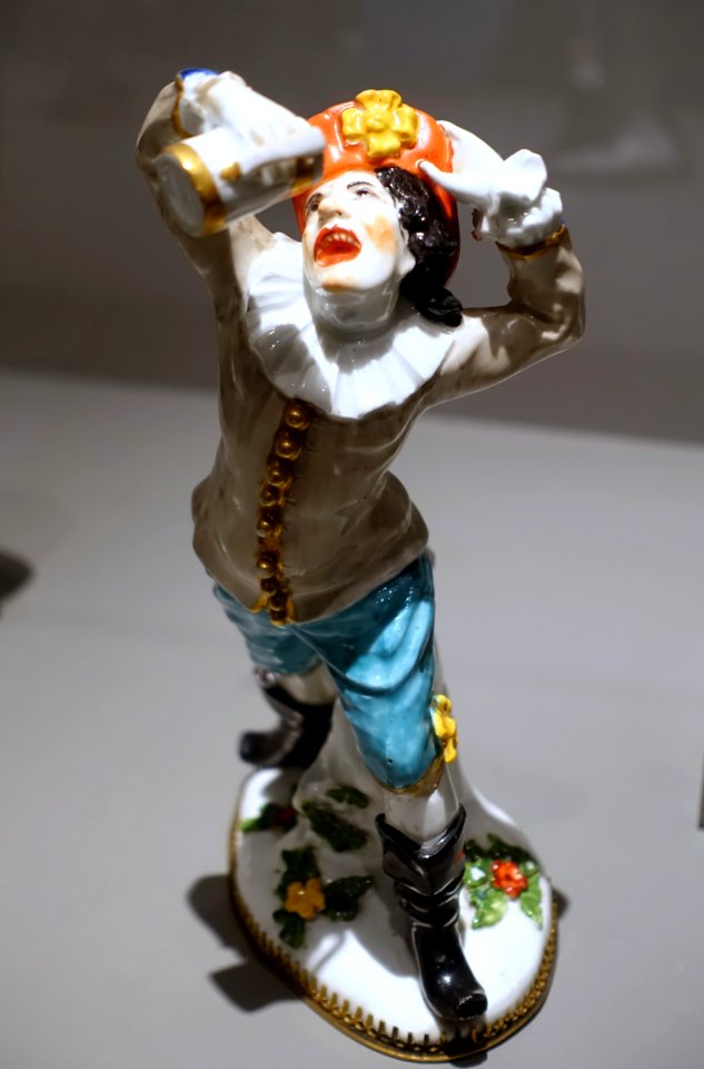 Two drunken peasants, 1 of 2, Johann Joachim Kaendler, Meissen Porcelain Factory, c. 1740, hard-paste porcelain - Wadsworth Atheneum - Hartford, CT - DSC05186