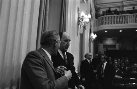 Tweede Kamer gaat akkoord met gewijzigde loonmaatregel voor 1971, Bestanddeelnr 924-1017