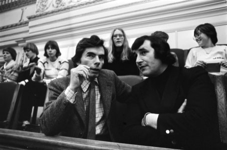 Tweede Kamer debat uitwijzing ex-CIA man Philip Agee Agee (l) en Van de Berg (, Bestanddeelnr 929-5559