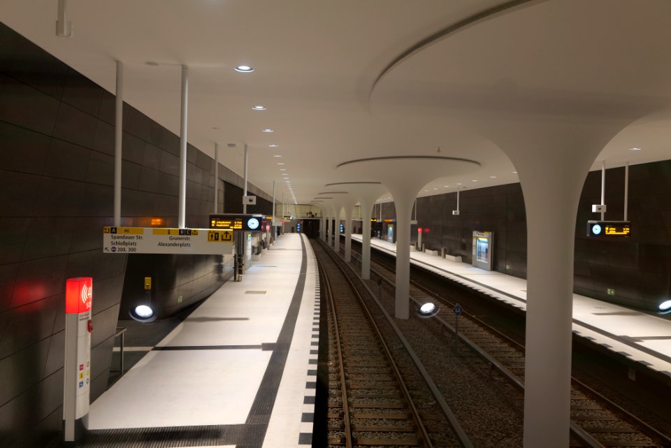 U-Bahnhof Rotes Rathaus 2021-01-17 08
