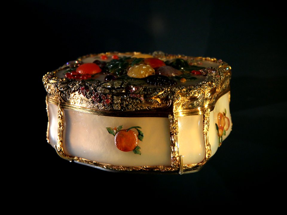 Musée du Louvre Objets d'art Aile Sully 614 Tabatière Frédéric II Fruits 04012019 7949
