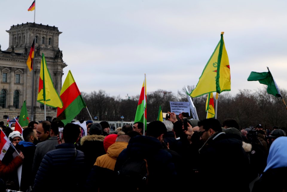 Multiple demonstrations on the Platz der Republik during Libya conference Berlin 2020-01-19 05