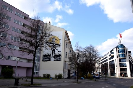 Mural FreeAssangeYesterday in der Stresemannstraße 15 in Berlin Kreuzberg (1v3)