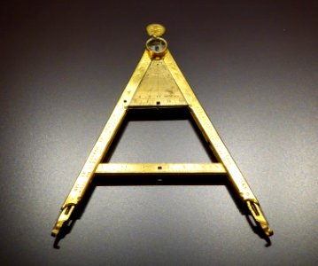 Multipurpose dividers (serving as sundial, ruler, or level), Christoph Schissler, Augsburg, 1566 - Mathematisch-Physikalischer Salon, Dresden - DSC08029