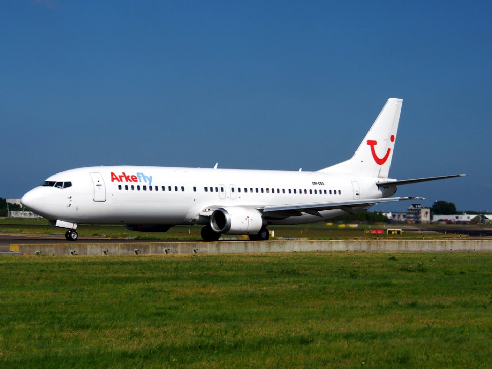 OM-DEX ArkeFly Boeing 737-46J - cn 28867 taxiing 18july2013 pic-001