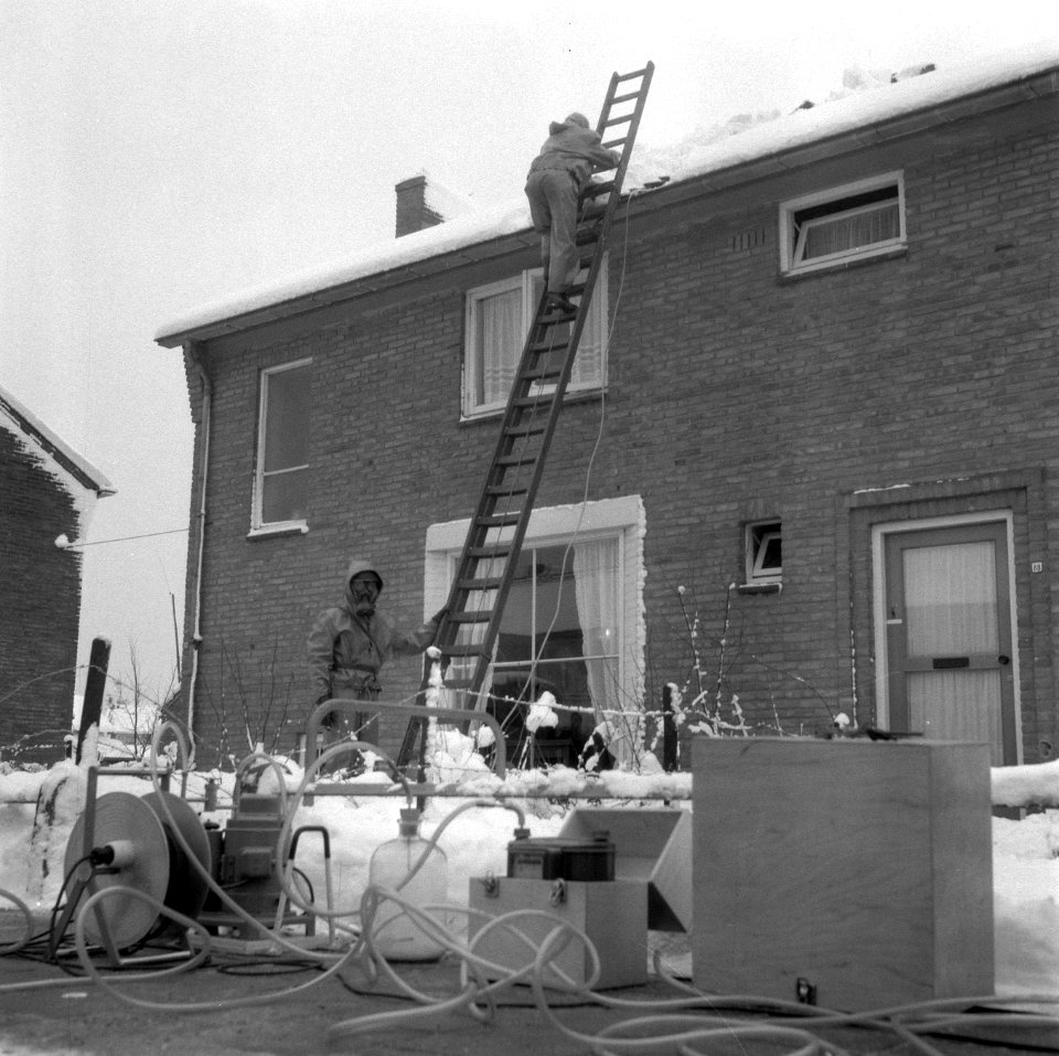 Onderzoek van de schoorsteen, Bestanddeelnr 909-2774