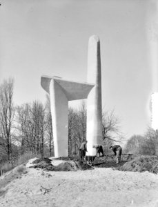 Omlijsting monument van Troelstra Den Haag, Bestanddeelnr 905-5903