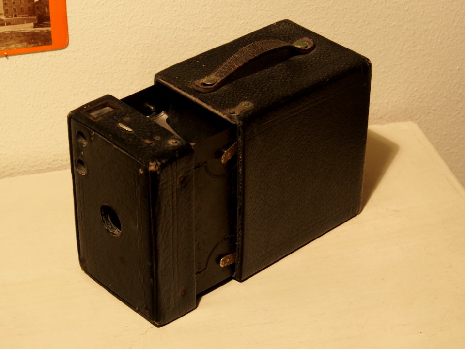 Old photographical equipment pic5