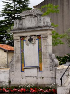 Ondres (Landes) monument aux morts