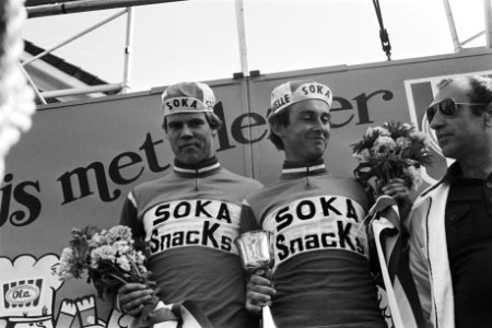 Olympias ronde van Nederland op podium, Bestanddeelnr 929-1848