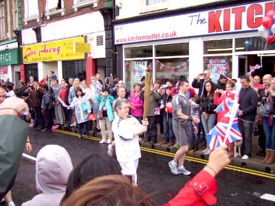 OlympicTorchBedford photo