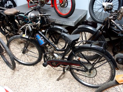Old Motobecane, Musée de la Moto et du Vélo, Amneville, France, pic-002