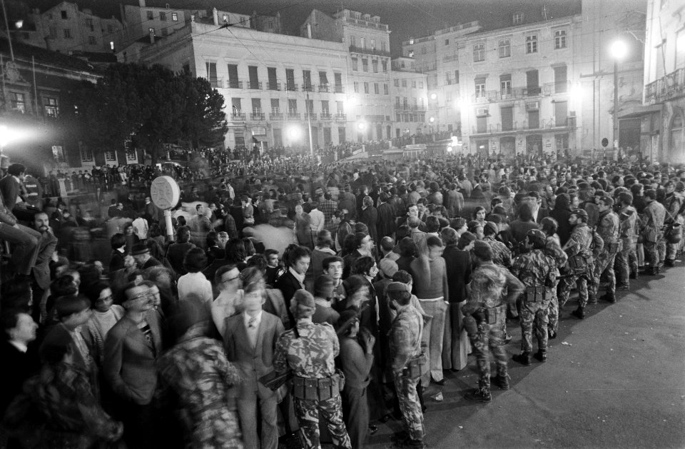 Ondanks een verbod wilden leden van de Portugese Maoïstische beweging MRPP op 31, Bestanddeelnr 927-7281