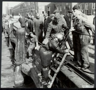 Onder leiding van de kapitein J. Breman is de 2e Genie Compagnie te Amsterdam be…, Bestanddeelnr 120-1201