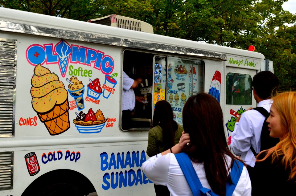OlympicSofteeIceCreamTruck