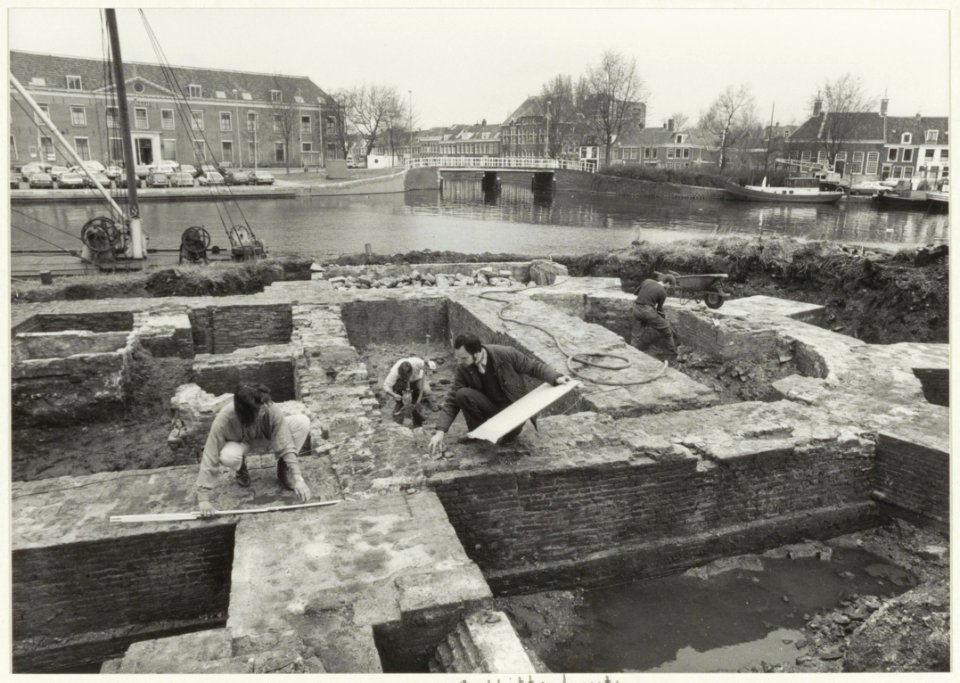 Onderzoek door monumentenzorg fundering van molen De Adriaan