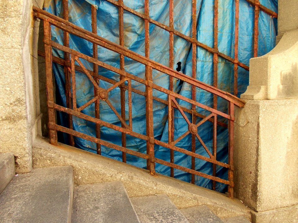 Old metal fence, stari most, Maribor
