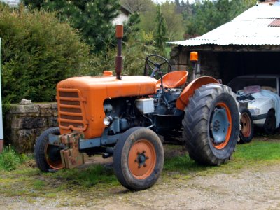 Old tracktor p1
