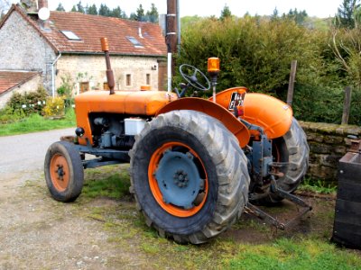 Old tracktor p3