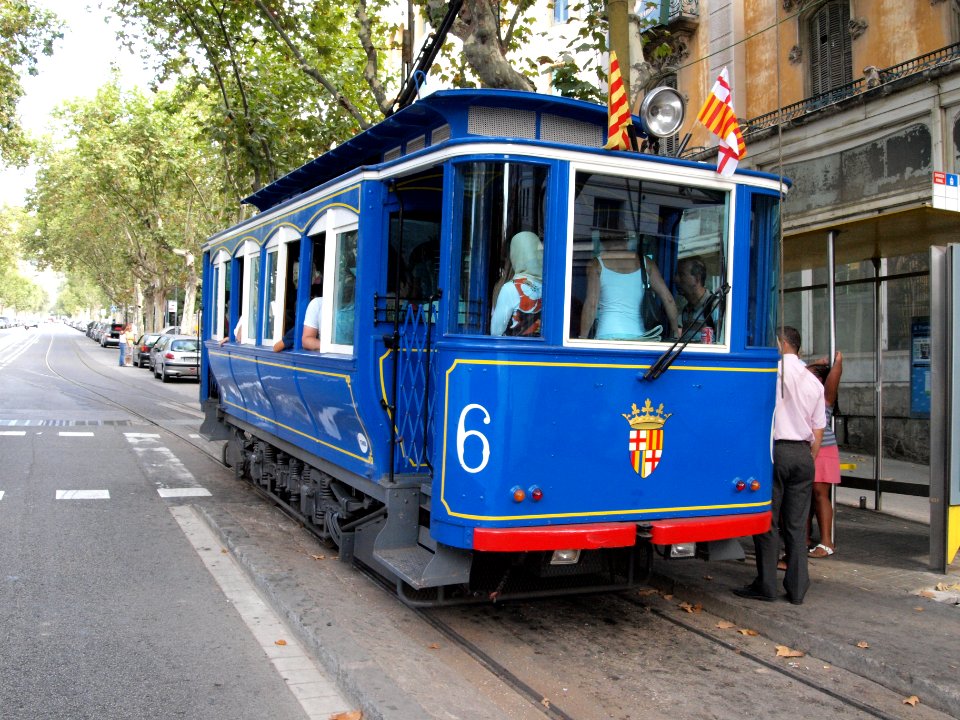 Old tram at Barcelona pic02