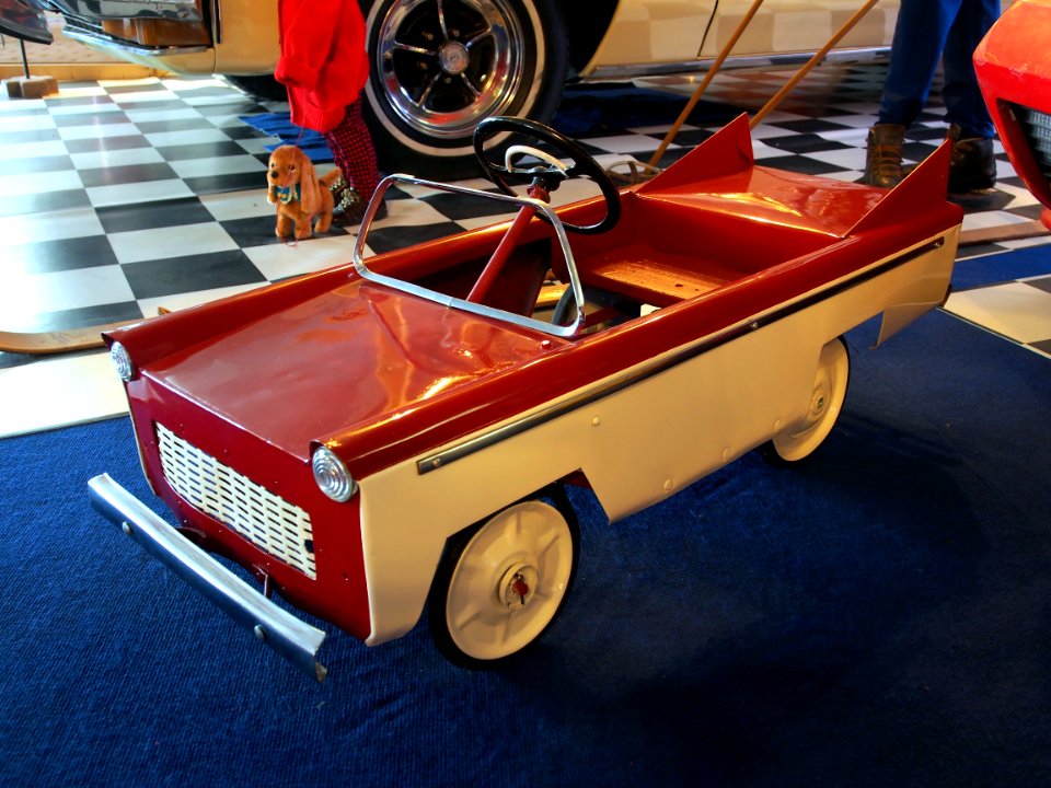 Old pedal car, pic3