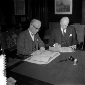 Ondertekening Hoogovens Contract, Bestanddeelnr 906-3755