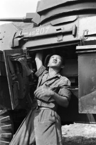 Onderhoud aan een pantserwagen, Bestanddeelnr 257-4-1