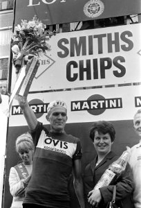 Olympia tour , winnaar tour Cees Zoontjens in bloemen, Bestanddeelnr 920-3620