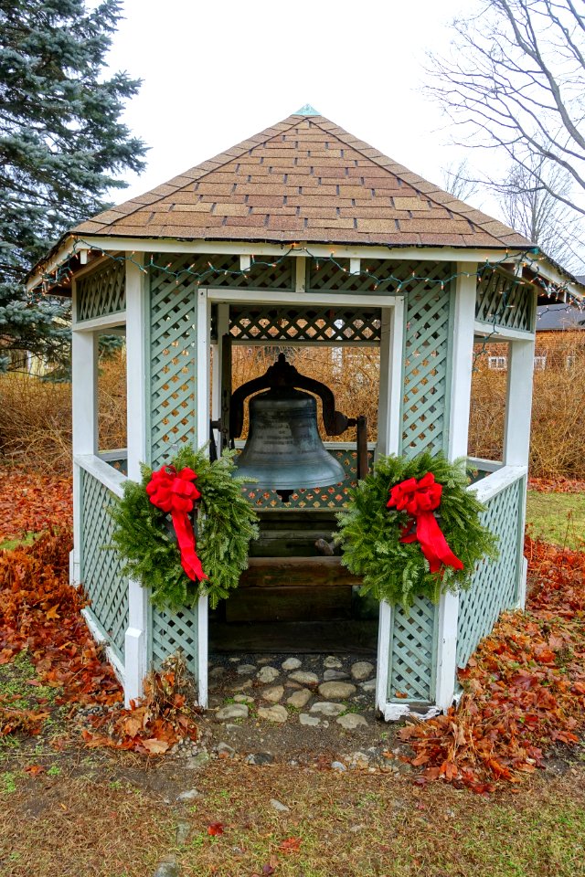 Old Westford Academy bell - Westford, Massachusetts - DSC09052