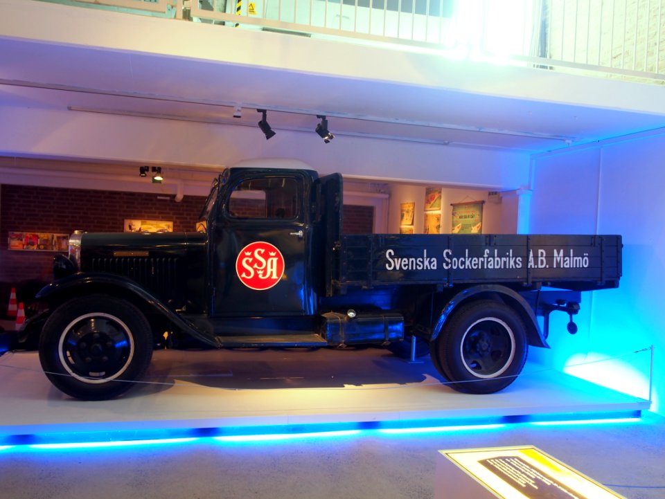 Old Volvo truck pic2 Teknikens och Sjöfartens hus, Science and Maritime House
