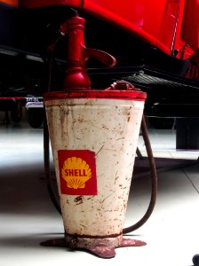 Old Shell oil pump pic2