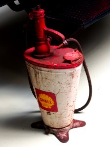 Old Shell oil pump pic1