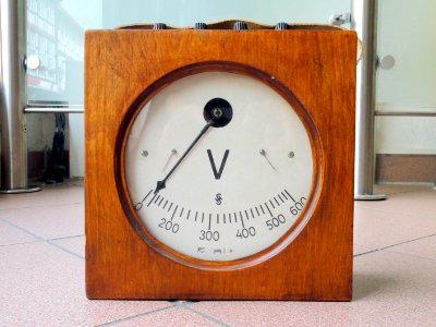Old Volt Meter pic3