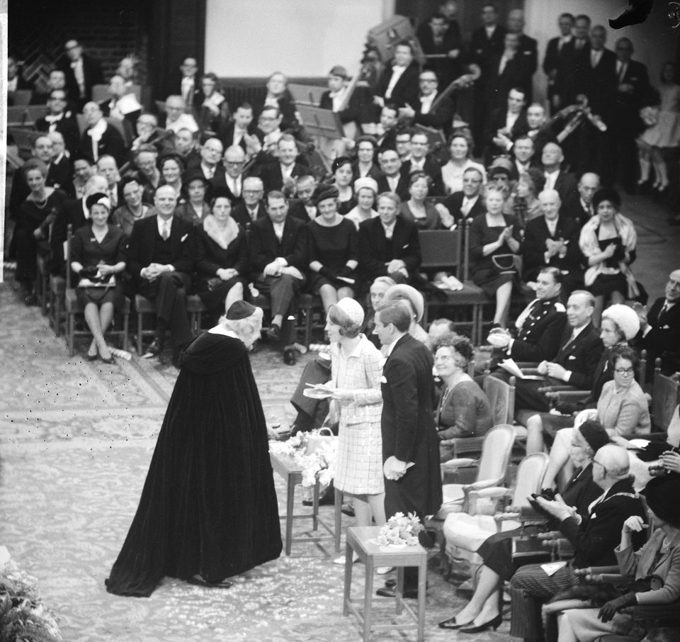 Ondertrouw prinses Beatrix en Claus, ontvangst in Ridderzaal, Albert van Dalsum , Bestanddeelnr 918-7976