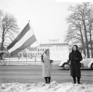 Ondertrouw prinses Beatrix en Claus, Leve Beatrix en Claus , zo is het, Bestanddeelnr 918-7890