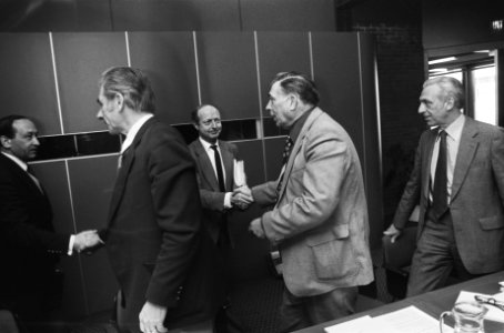 Onderlinge begroeting van de deelnemers, Bestanddeelnr 930-1608