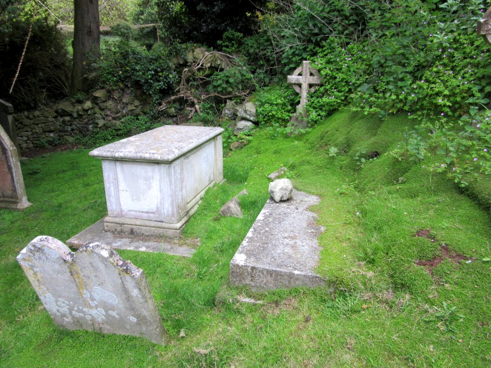 Old St Boniface's Church, Bonchurch Village Road, Bonchurch (May 2016) (Churchyard) (3)